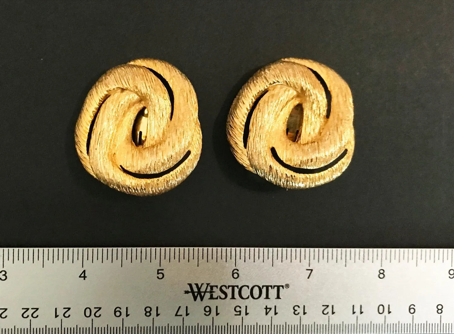 Vintage Les Bernard Gold Twist Clip Earrings